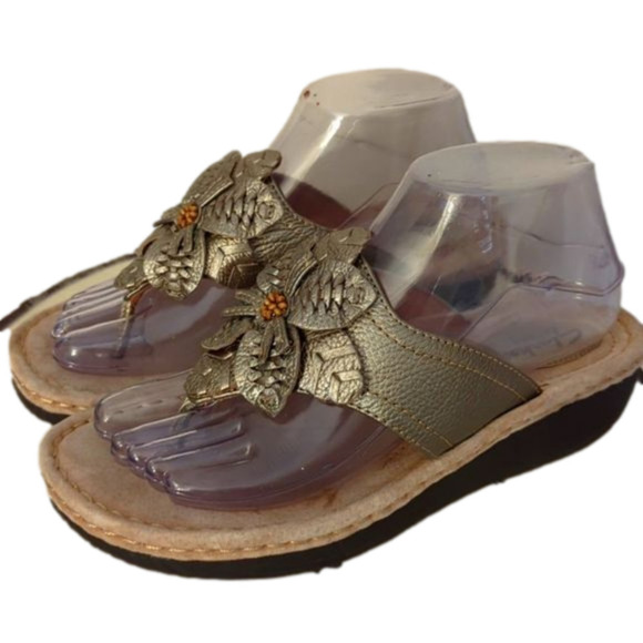 - Clark's Leather Artisian Sandals - Picture 1 of 10
